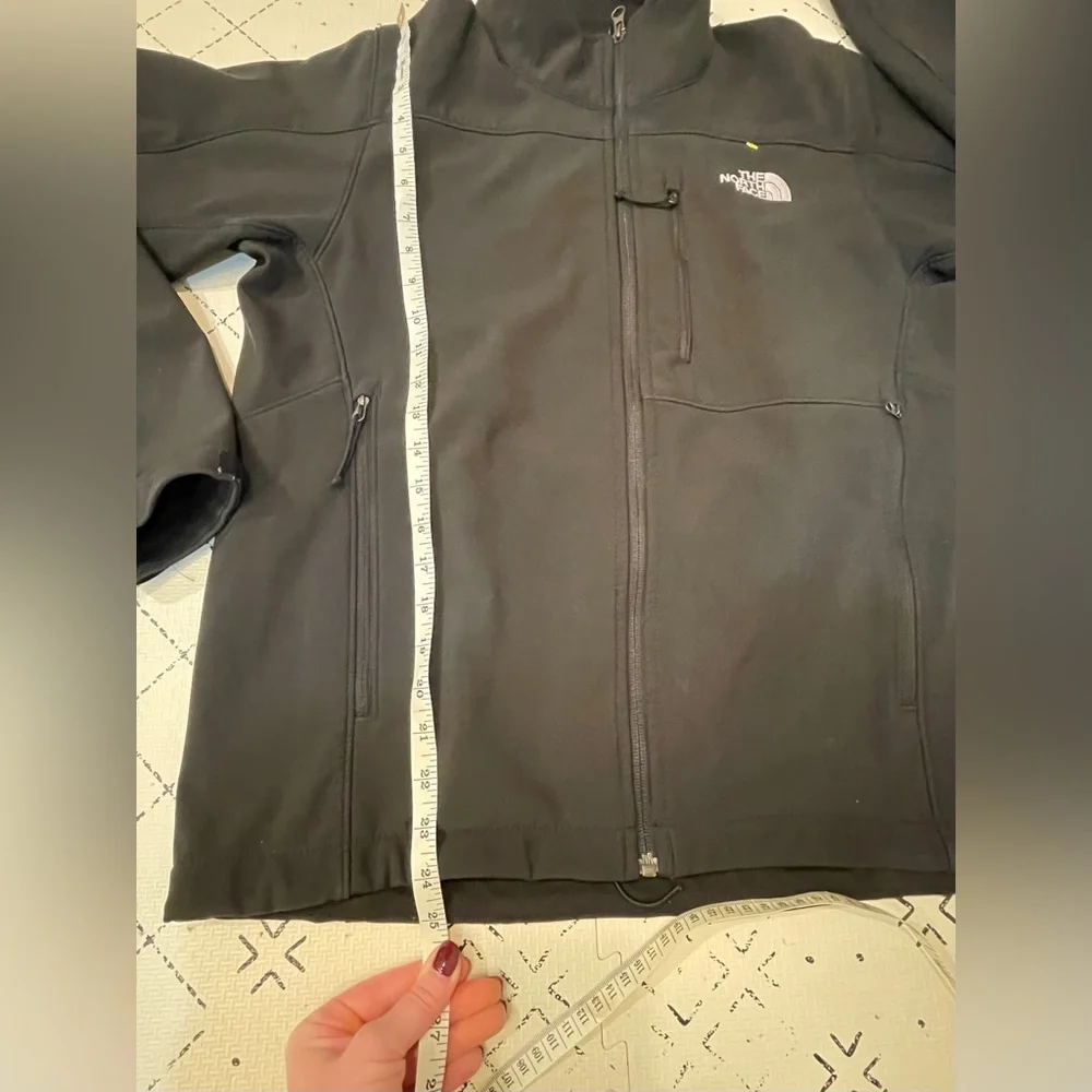 The‎ North Face black men’s full zip jacket S